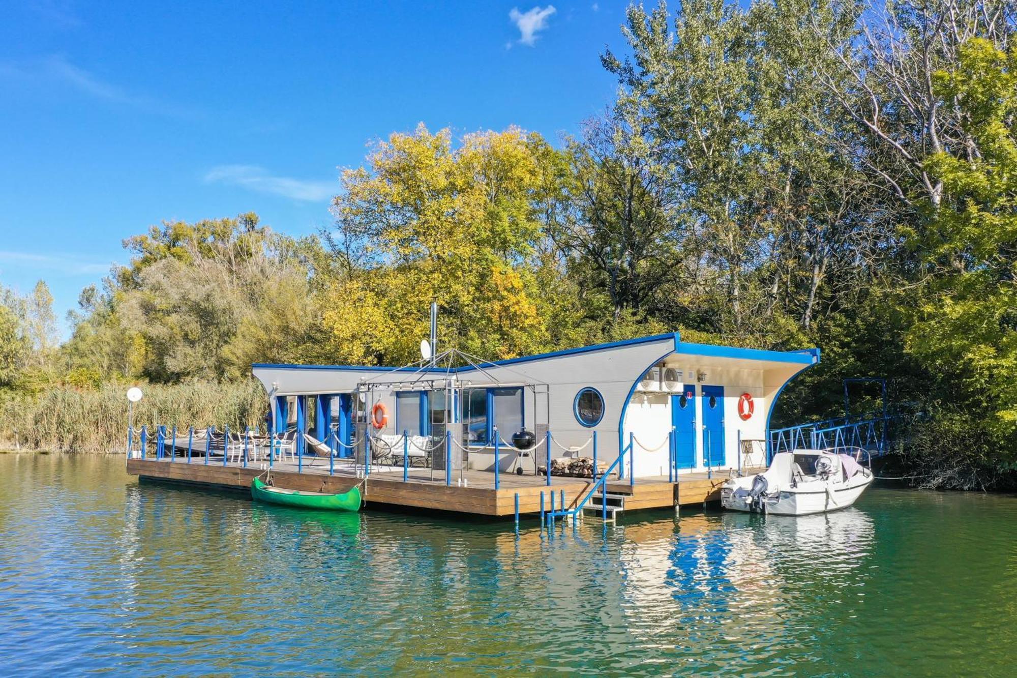 Ocarujuci Houseboat Na Dunaji Братислава Екстер'єр фото
