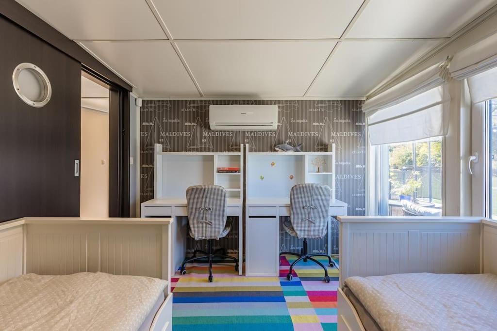Ocarujuci Houseboat Na Dunaji Братислава Екстер'єр фото