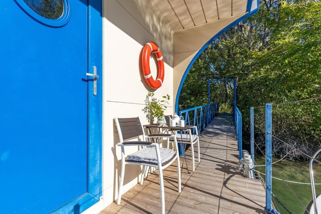 Ocarujuci Houseboat Na Dunaji Братислава Екстер'єр фото