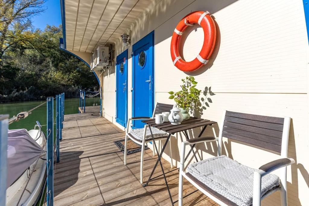 Ocarujuci Houseboat Na Dunaji Братислава Екстер'єр фото