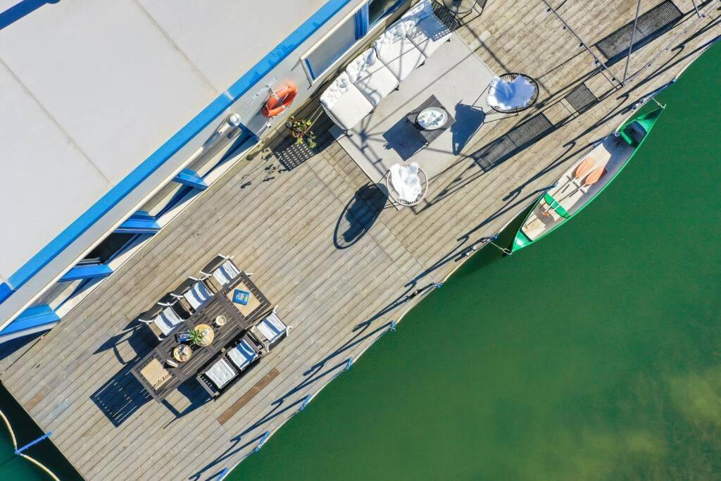 Ocarujuci Houseboat Na Dunaji Братислава Екстер'єр фото